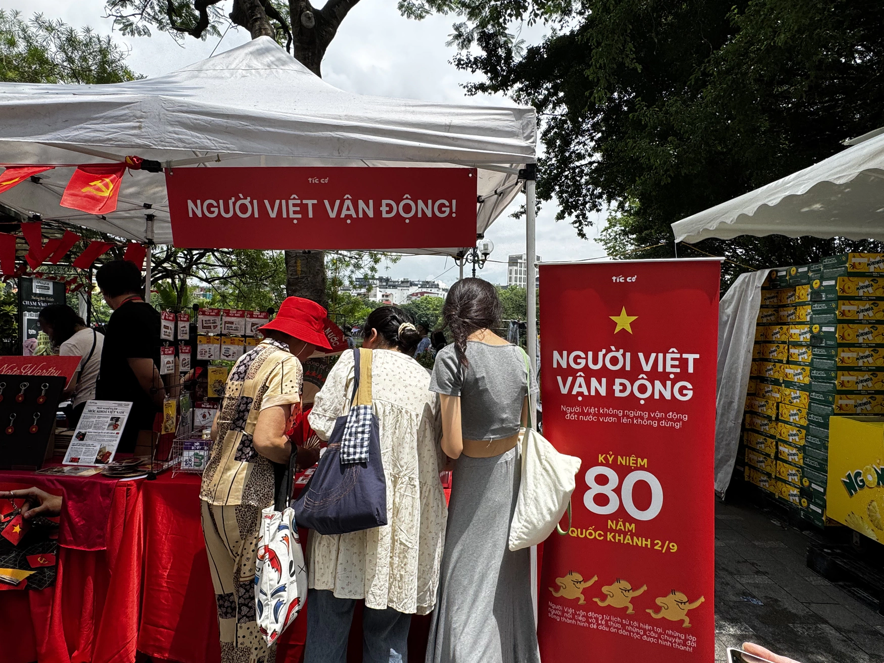 Người Việt Vận Động — Tíc Cơ